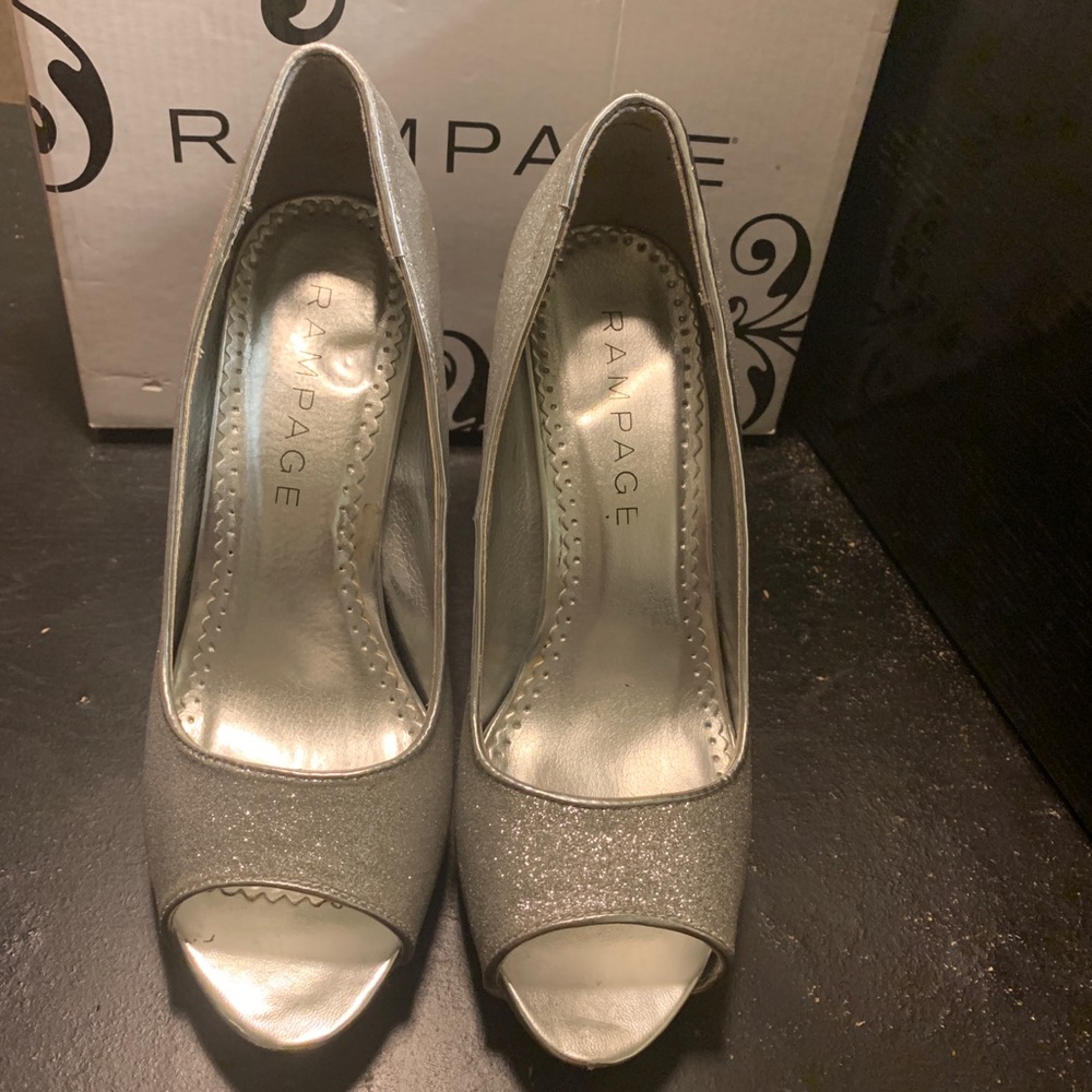Glittery silver high heels - Picture 2 of 5
